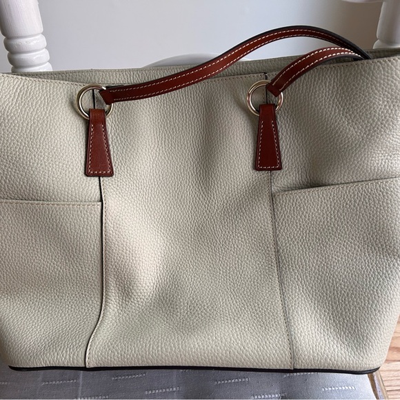 Elegant Cream Tote Bag with Brown Accents - Picture 5 of 7